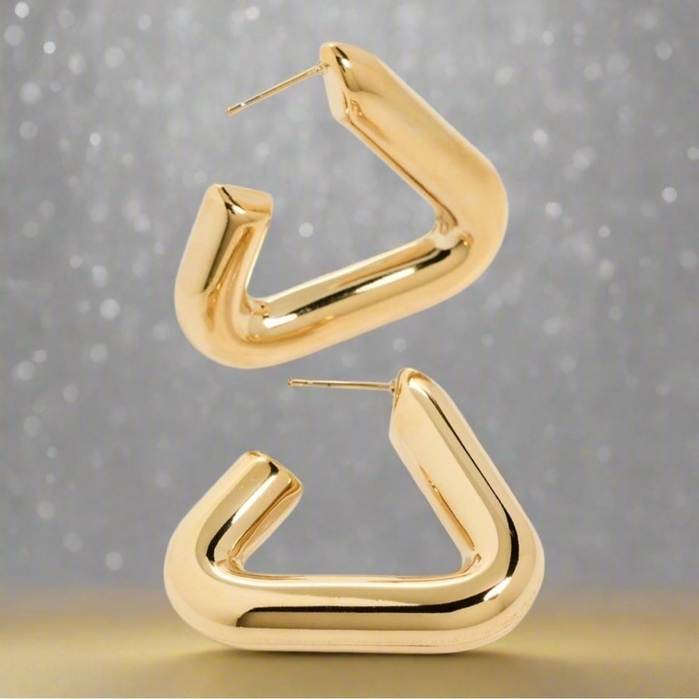 🔥🔥Authentic Designer Earrings At Awesome Prices To Buy Now & Save Price Firm - Picture 7 of 10